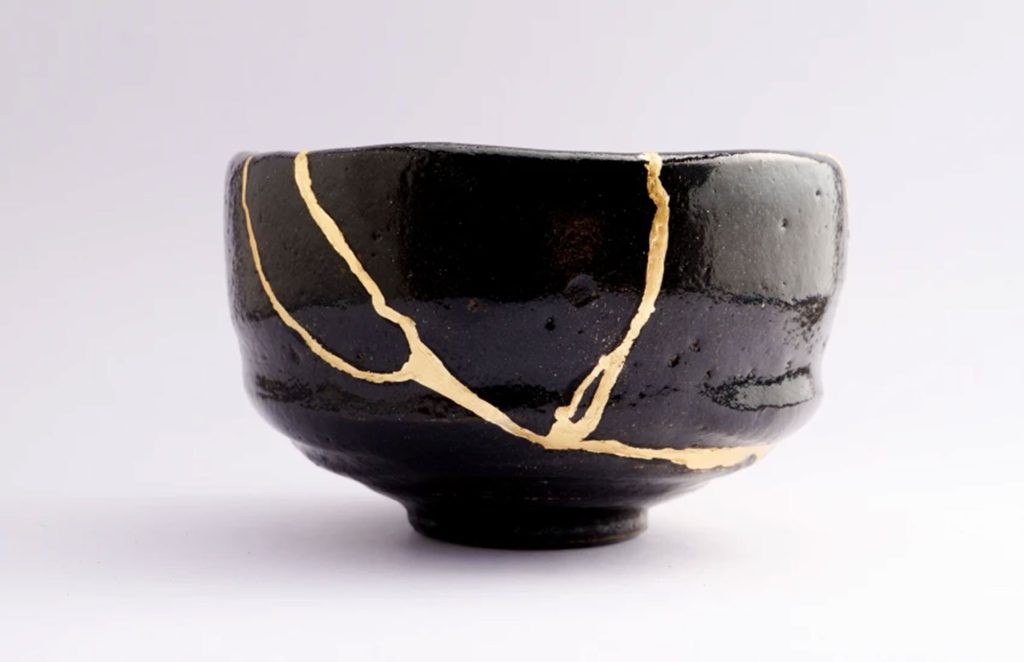 kintsugi vaso cicatrici dorate